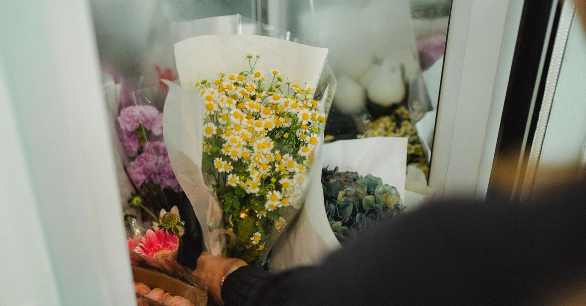 How to Incorporate Favourite Colours in Birthday Flower Gifts